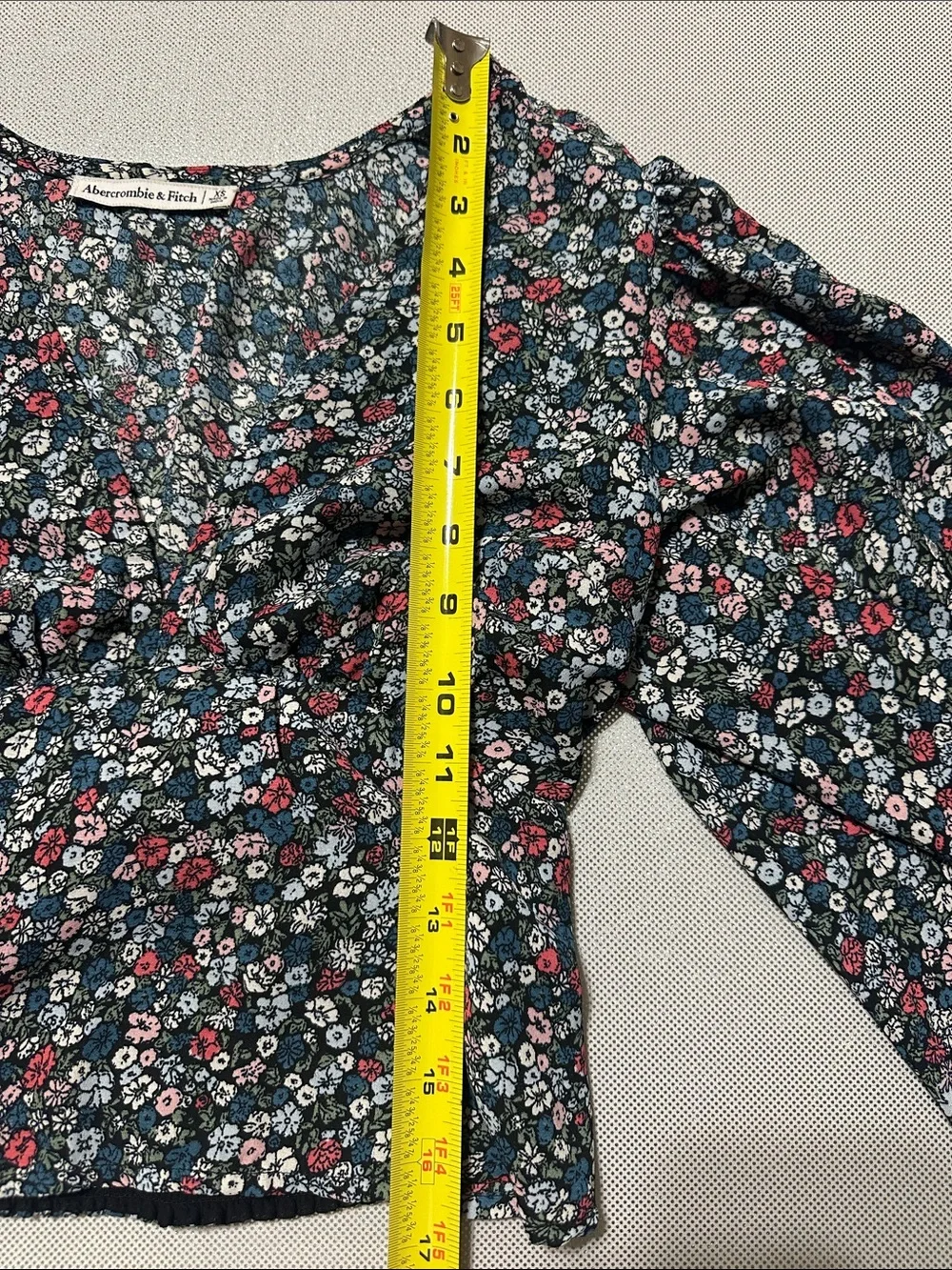 Abercrombie & Fitch Navy Floral Smocked Crop Top